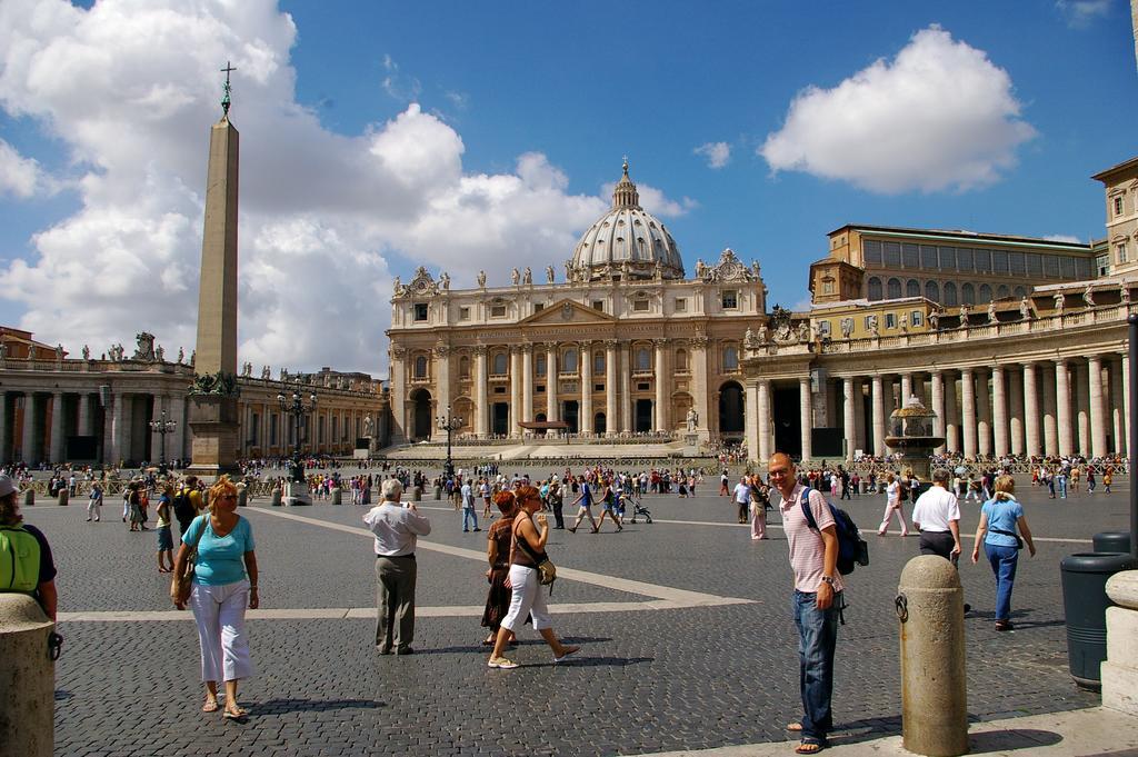 Vatican Heart Rome Exterior photo